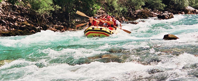 tara_rafting_aug2004