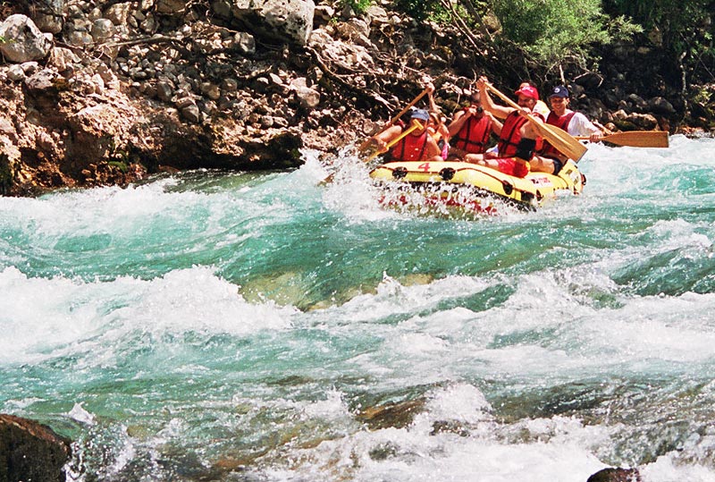 tara_rafting_aug2004
