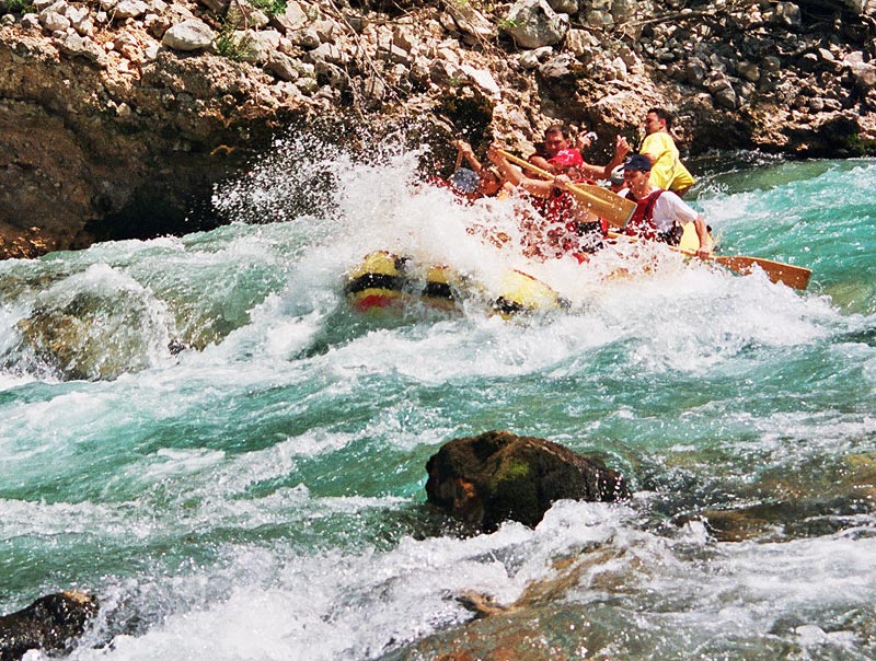 tara_rafting_aug2004