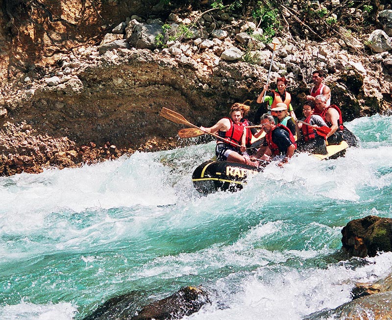 tara_rafting_aug2004