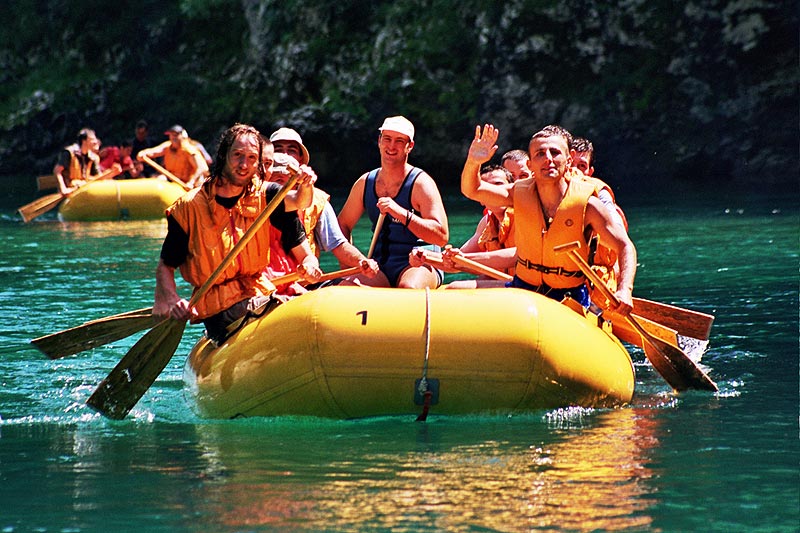 tara_rafting_aug2004
