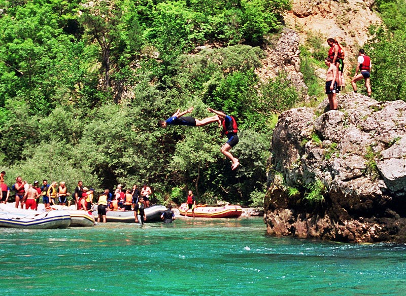 tara_rafting_aug2004