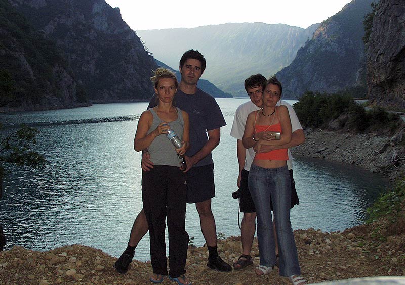 tara_rafting_aug2004